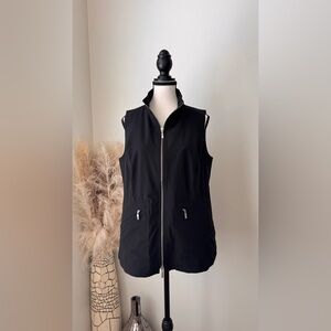 Chico's Black Sleeveless Zip-Up Vest - US 8